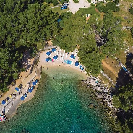 2 Bedroom Awesome Apartment In Veli Lošinj Екстериор снимка