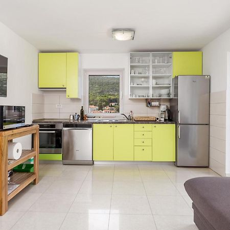 2 Bedroom Awesome Apartment In Veli Lošinj Екстериор снимка