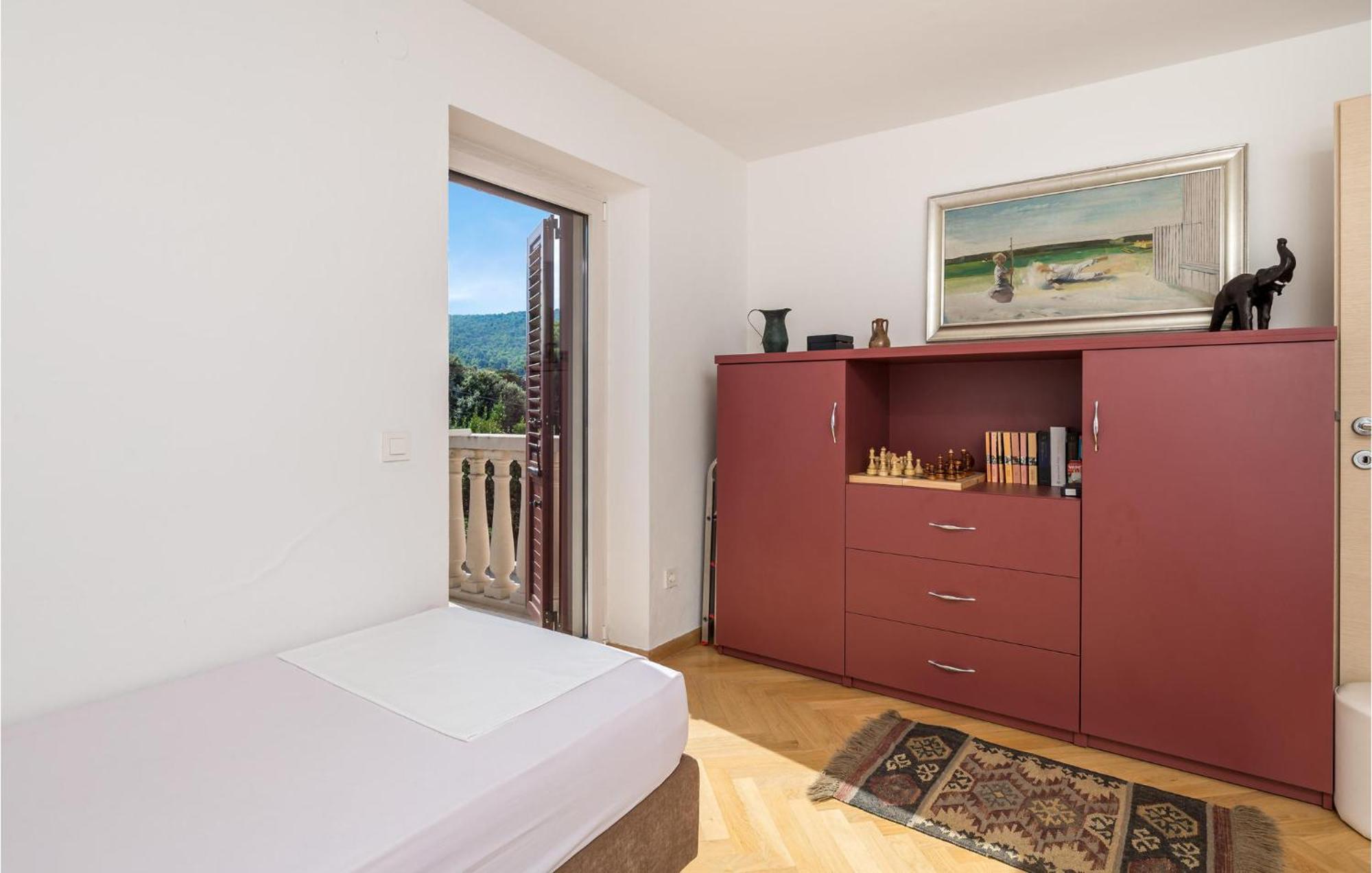 2 Bedroom Awesome Apartment In Veli Lošinj Екстериор снимка