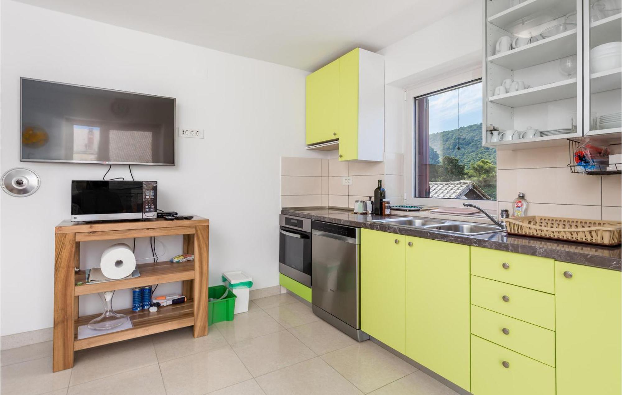 2 Bedroom Awesome Apartment In Veli Lošinj Екстериор снимка