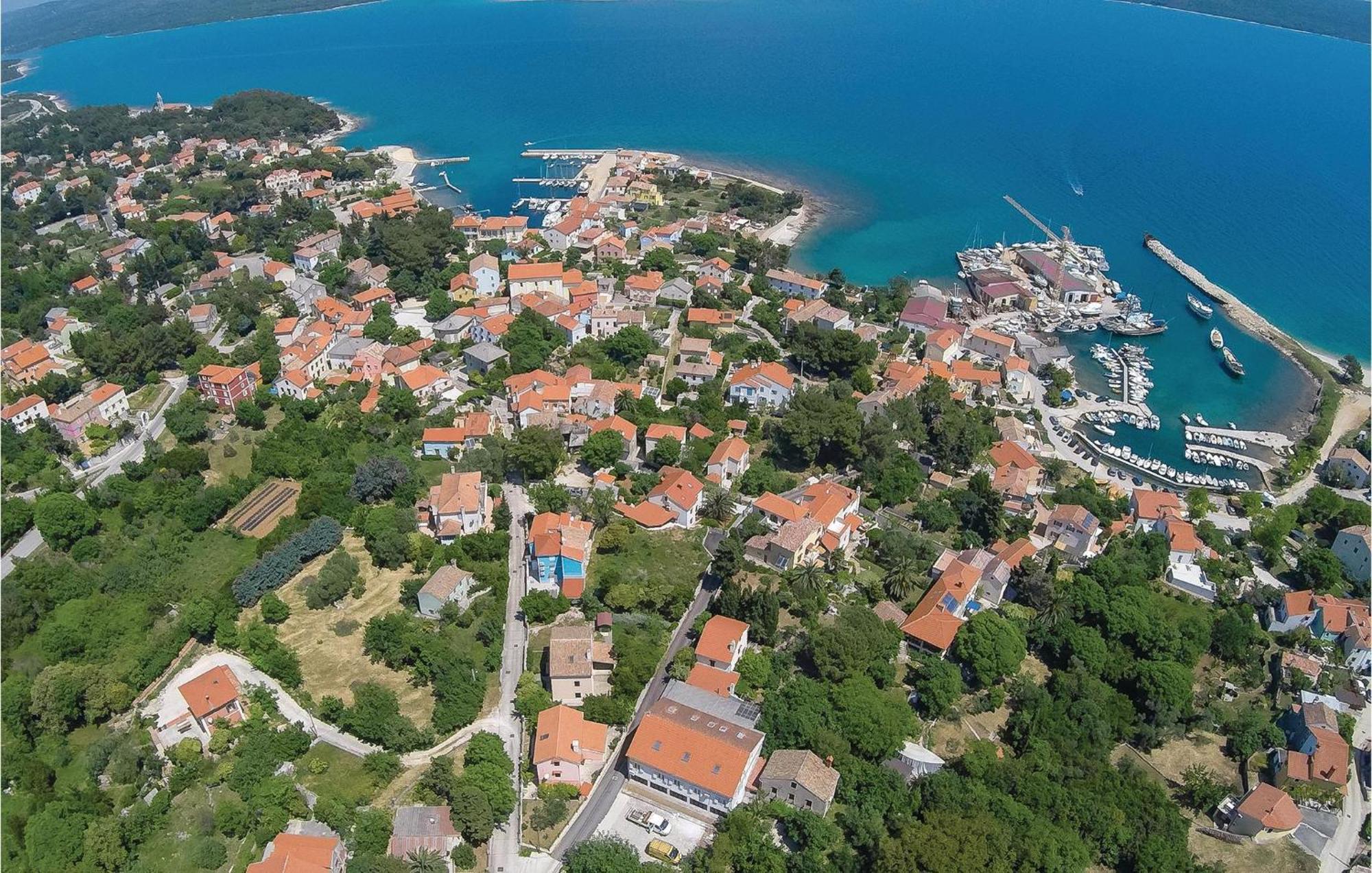 2 Bedroom Awesome Apartment In Veli Lošinj Екстериор снимка
