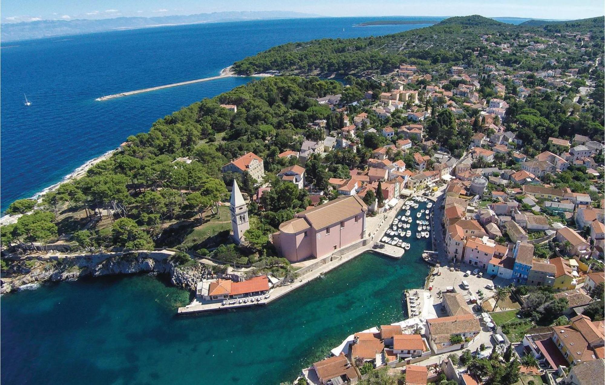 2 Bedroom Awesome Apartment In Veli Lošinj Екстериор снимка